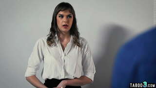 Couage ცოლი შეკვეთით მისი თანამშრომელი Vanguard ტრანს