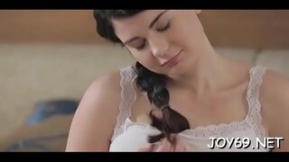 Prurient Lucy L. pamazām kļūst kaili, vienkārši for fun