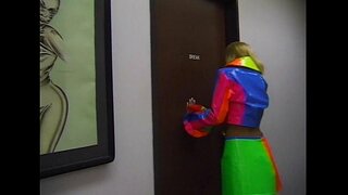 مترو - اخرس و لا لي - المشهد 1